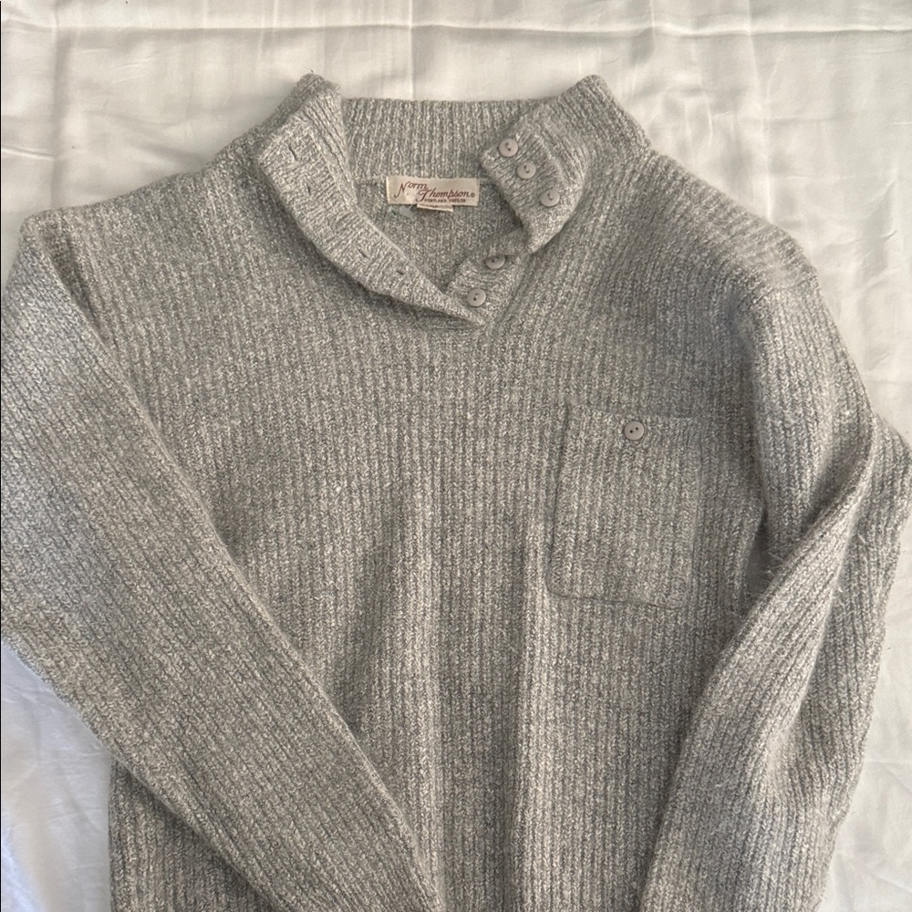 Norm Thompson Women's Gray Crewneck Sweater